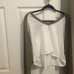 Long sleeve crop top